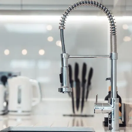 בית נופש Exquisite 6 Bedroom Luxury *