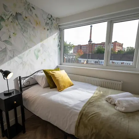 בית נופש Exquisite 6 Bedroom Luxury