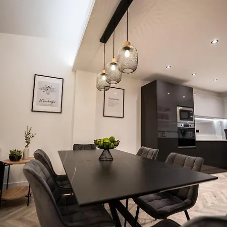 Exquisite 6 Bedroom Luxury בית נופש