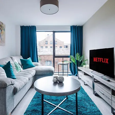 Stylish 2 Bed In דירה