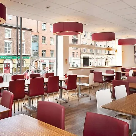 Hotel Travelodge Central 3*