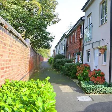 Luxurious Townhouse In