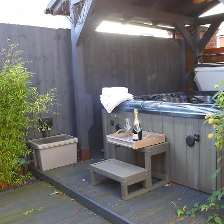 Luxurious Townhouse In * מנצ'סטר