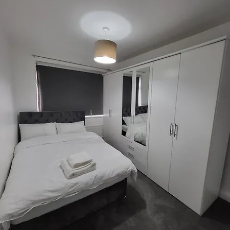 別荘 Serene 3br With Free Parking マンチェスター