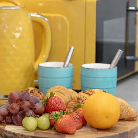 Bright Stylish In Old Trafford *