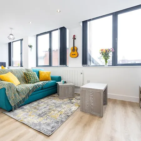 Bright Stylish In Old Trafford *