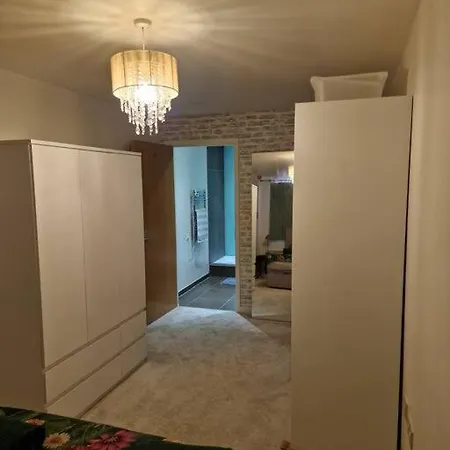 Amazing Flat In The Heart Of Centre! 公寓 *