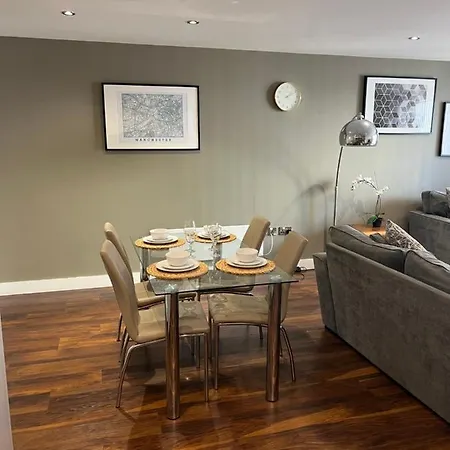 شقة Stunning Centre Apartment! Ideal For Small Groups