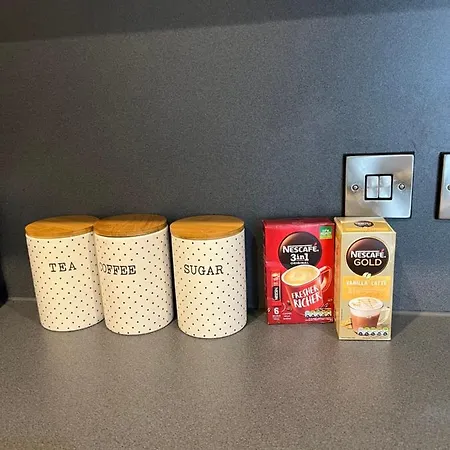 Stunning Centre Apartment! Ideal For Small Groups شقة *