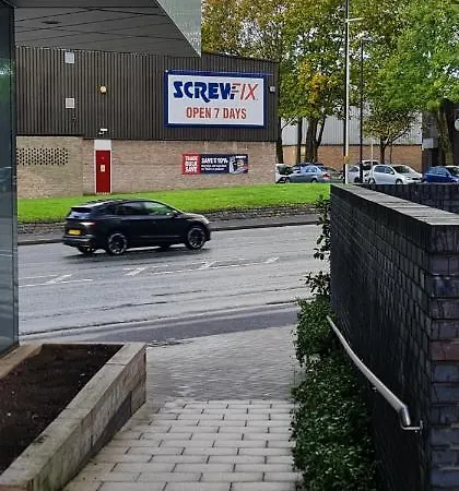 2 Bed Manchaster With Private Entrance Apartman