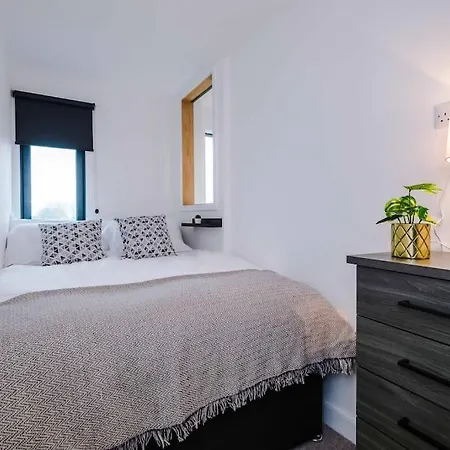 Guest Homes - Spinners Way Manchester