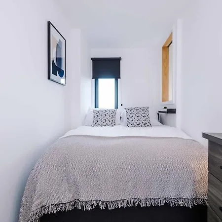 Guest Homes - Spinners Way *