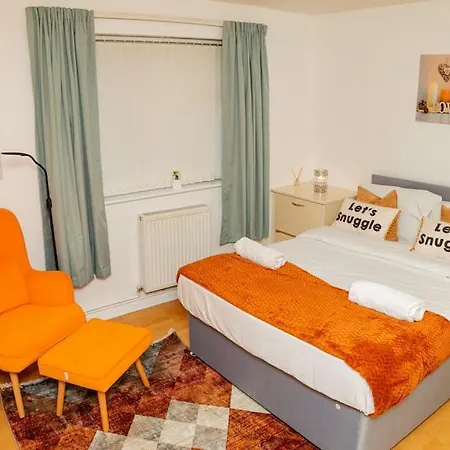 Charming 2-bedroom In *