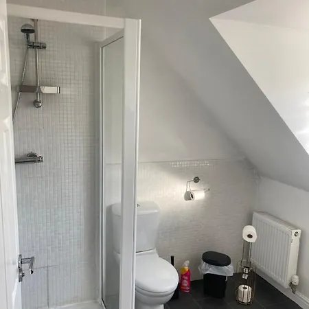 דירה Spacious 4 Bed House, Sleep 8 Short & Long Stay, Free Parking ,5min Drive From Man Stadium