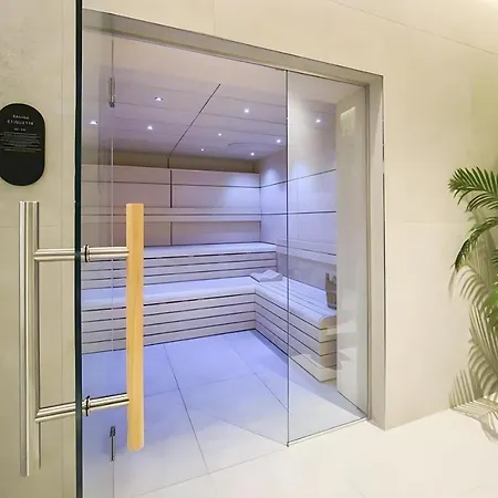 Luxury Spa City Centre Apartment
