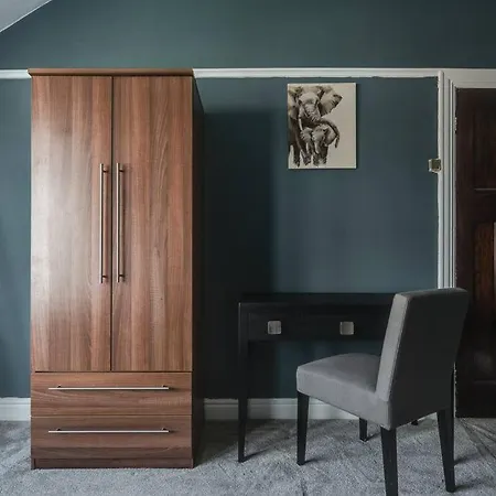 Charming 3bd Didsbury House Διαμέρισμα *