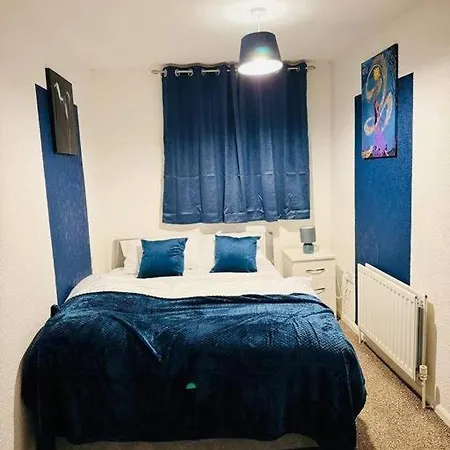 Beautiful House Sleeps 6 - * Manchester