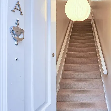 Carlton Co-living - Private Self-cater Feriehus