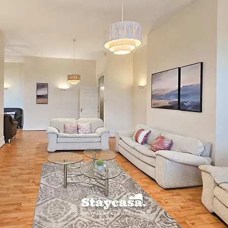 Carlton Co-living - Private Self-cater * Manchester