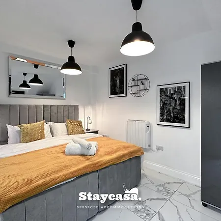 Hidden Oasis 7minute To With Street Parking * Manchester