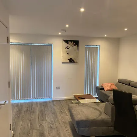 Stan Luxury * Mánchester