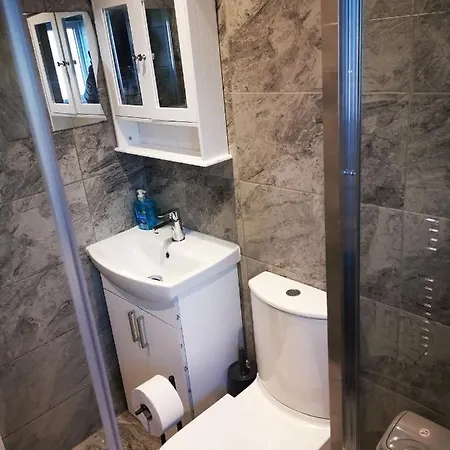 Дом отдыха Cheadle House Holidays *