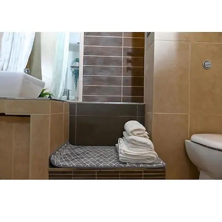 Проживание в семье In A Flat Манчестер
