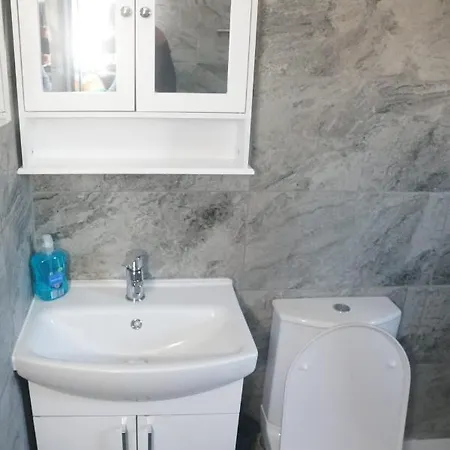 Cheadle House Holidays Дом отдыха