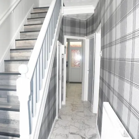 Дом отдыха Cheadle House Holidays