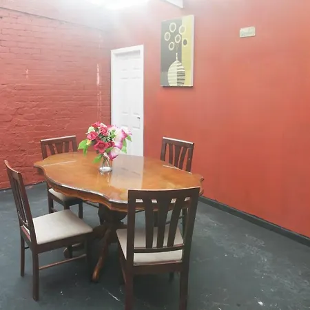 Дом отдыха Cheadle House Holidays *