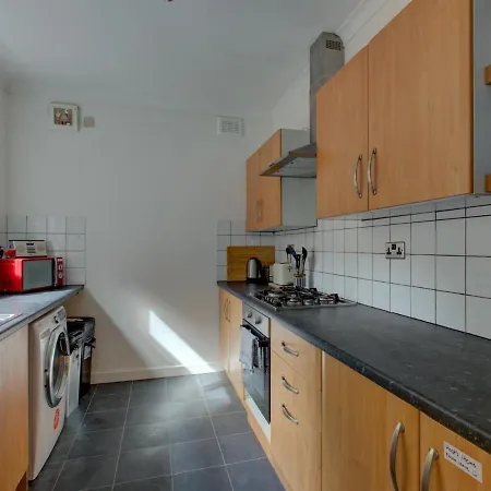 Pass The Keys Colourful Sleeps 6