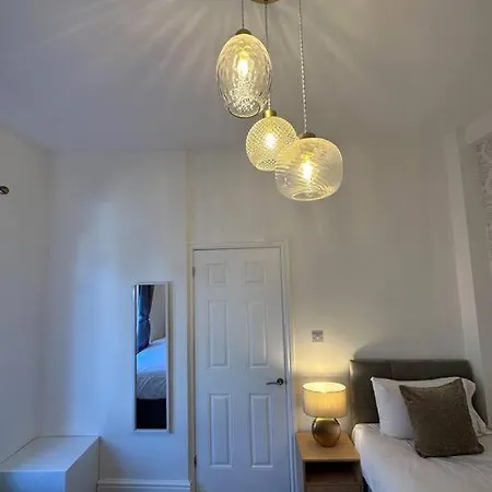 Semesterbostad Three Bedroom Manchester, Sleeps 8! Manchester