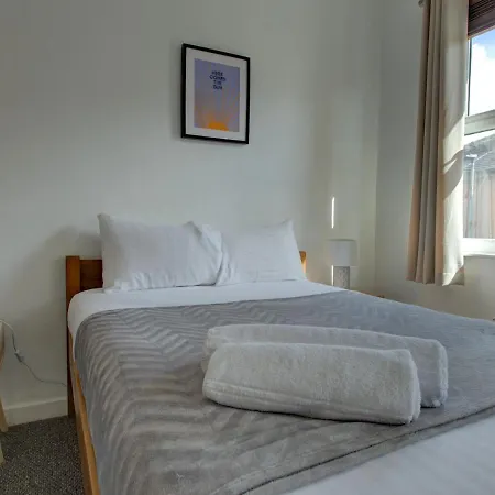 Hotel Pass The Keys Colourful Sleeps 6 3*