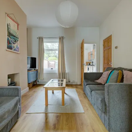Pass The Keys Colourful Sleeps 6 3*