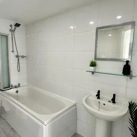 Apartamento Lux Livin' - Luxury 2 Bed With Free Parking *