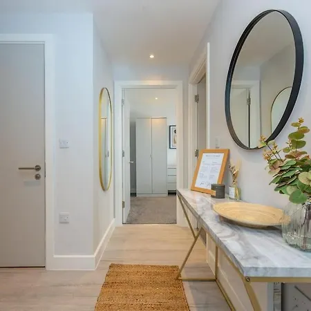 Stunning Brand New 3 Bed By Valore Services 公寓