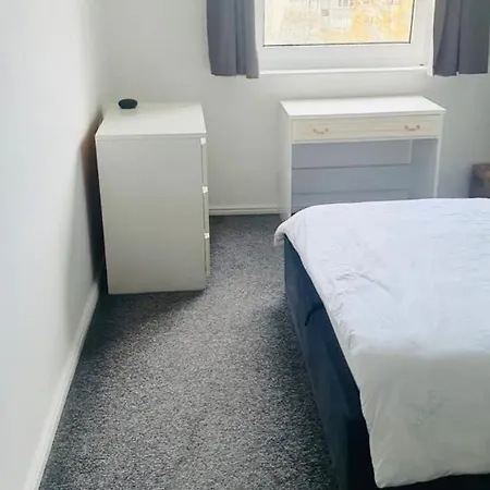 Minimalist Serene * Manchester