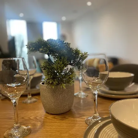 Luxury In - Rooftop Swim Apartment Manchester