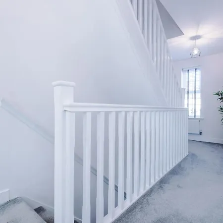 4 Bedroom Townhouse In - By Hilltop Serviced