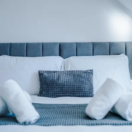 別荘 4 Bedroom Townhouse In - By Hilltop Serviced