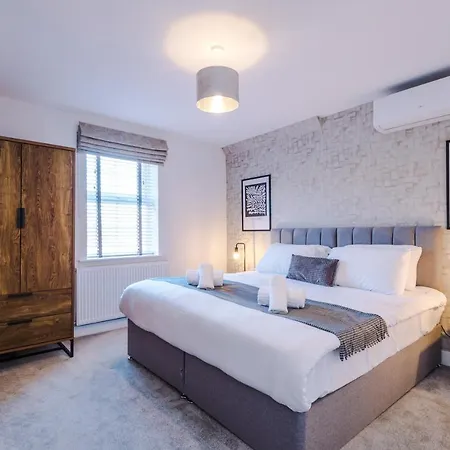 4 Bedroom Townhouse In - By Hilltop Serviced