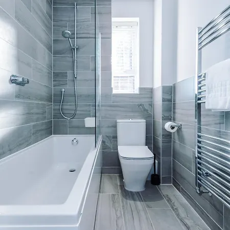 4 Bedroom Townhouse In - By Hilltop Serviced