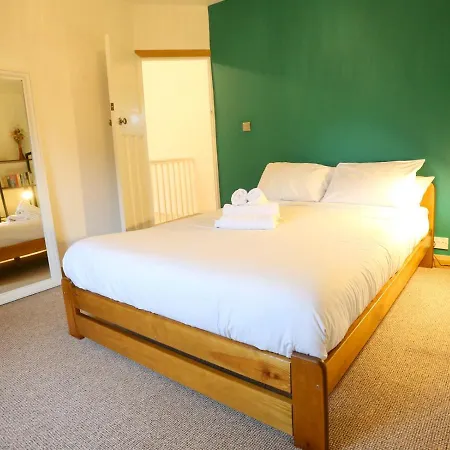 Hotel Pass The Keys King Bed House Next To Heaton Park Wm Discounts