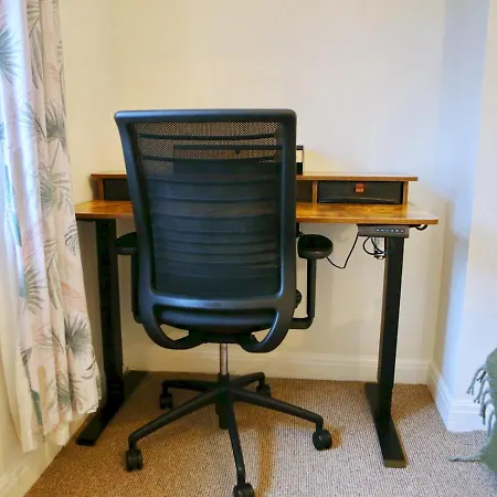 Hotel Pass The Keys King Bed House Next To Heaton Park Wm Discounts *