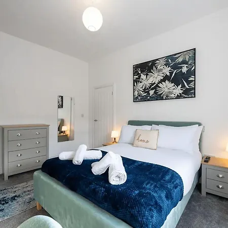 Stunning 4bd House With Patio In Fallowfield アパート マンチェスター