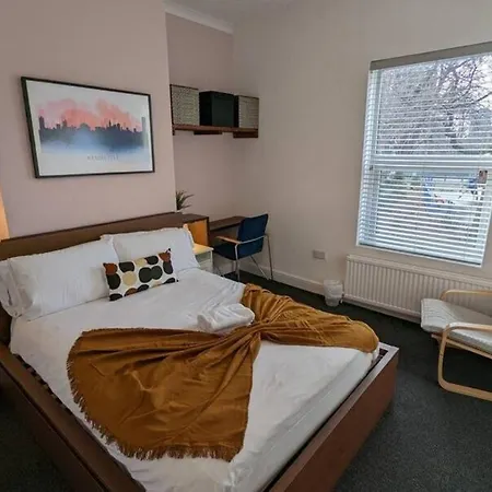 Warm & Calming 3bd Holiday - Salford Prázdninový dům *