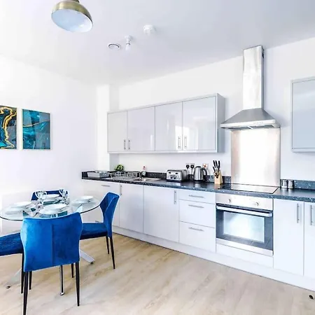 2 Bedroom Gem Ancoats مانشستر