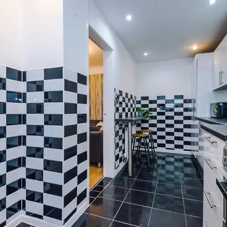 Spacious 4-bed House *