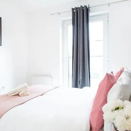 Cozy Townhouse In The Heart Of Greater 펜션