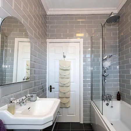 アパート Guestready - Ideal In Chorlton *
